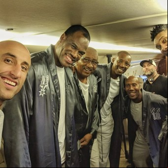 Un gesto más de los Spurs para premiar la lealtad de Manu Ginóbili