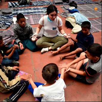 ¿Qué beneficios tiene un niño migrante en Estados Unidos?