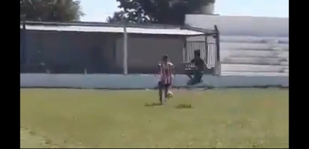 La "patada asesina" que indignó a todos en una Liga Cordobesa