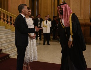 El poderoso príncipe heredero de Arabia Saudita visitó la semana pasada la Argentina en un "viaje privado"