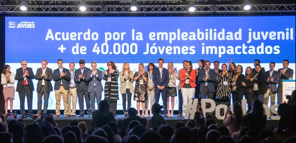 Una alianza de empresas promete 18.000 puestos de trabajo para jóvenes