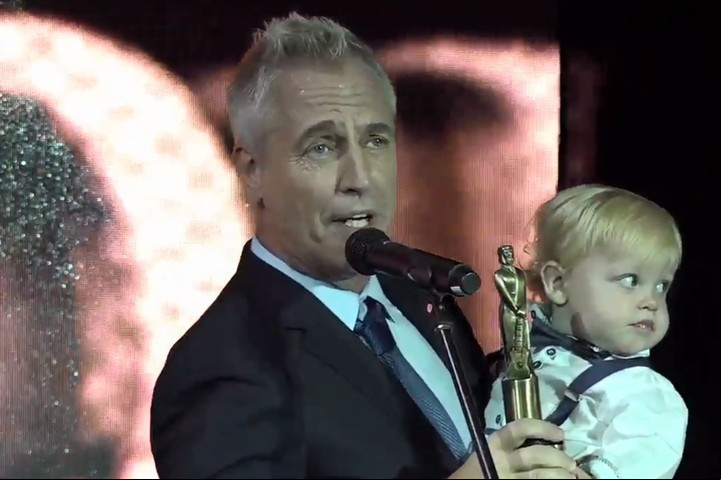 En nombre del hijo: Marley agradeció el Martín Fierro Digital que ganó Mirko como "Rey de Redes 2018".