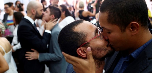 Revolución en la Iglesia: Obispos europeos crean un "rito" para bendecir a las parejas gay