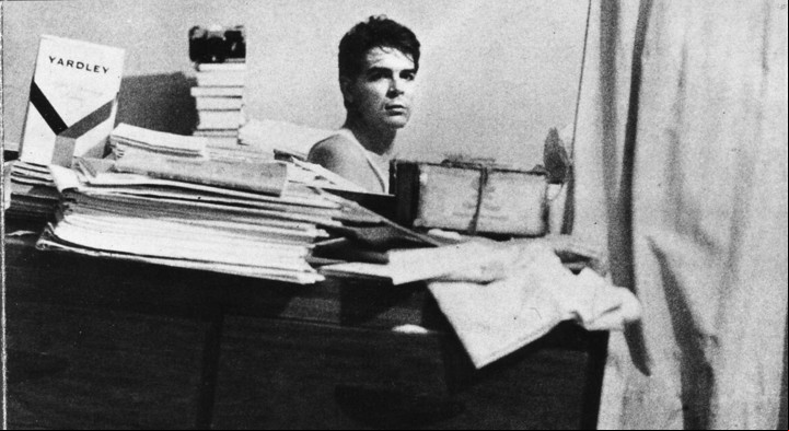 Ernesto Guevara (1928-1967), durante su juventud. Antes de consolidarse como el "Che", recorrió América latina en moto, junto con su amigo. En los leprosarios de distintos países. Fue un punto de quiebre para su conciencia.
