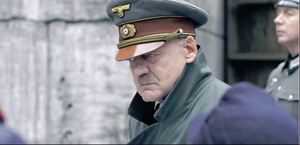 Se burló de sus jefes con un meme de Hitler, la empresa lo despidió y al final ganó el juicio