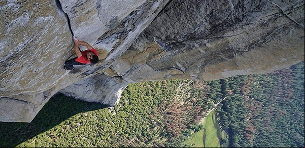 Free solo y la práctica de escalar sin sogas que llegó a los Oscar