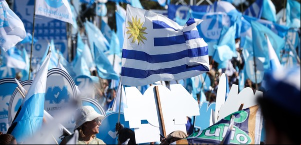 Superdomingo de elecciones internas en Uruguay: todos los partidos eligen candidato a presidente