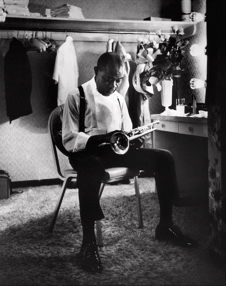 "Buddy empinaba el codo demasiado... quedaba dos o tres noches sin dormir. La gente creía que estaba completamente chiflado al verle sacudirse tanto con la trompeta". El testimonio de Louis Armstrong  es recogido en el extraordinario libro "Esto es el jazz" de N.Shapiro y N.Hentoff, de Ediciones Losange. (Foto AP)