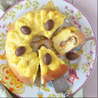 Rosca de Pascua rellena de dulce de leche