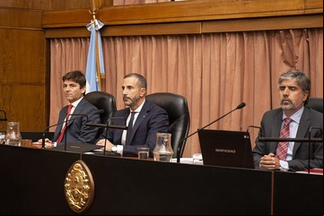 Quiénes son los jueces del tribunal que juzga a Cristina Kirchner