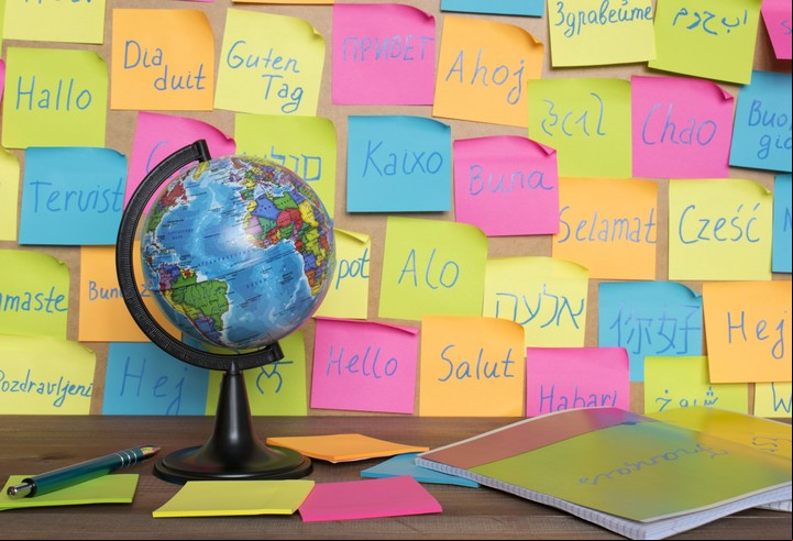 Existen plataformas y apps para aprender idiomas sin importar la edad que se tenga. Foto: Shutterstock.