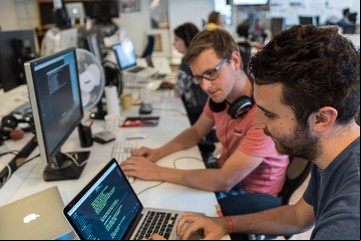 Cuál es el sector de la economía que sumará 30.000 empleados durante 2024 y pagará en dólares