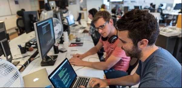 Cuál es el sector de la economía que sumará 30.000 empleados durante 2024 y pagará en dólares