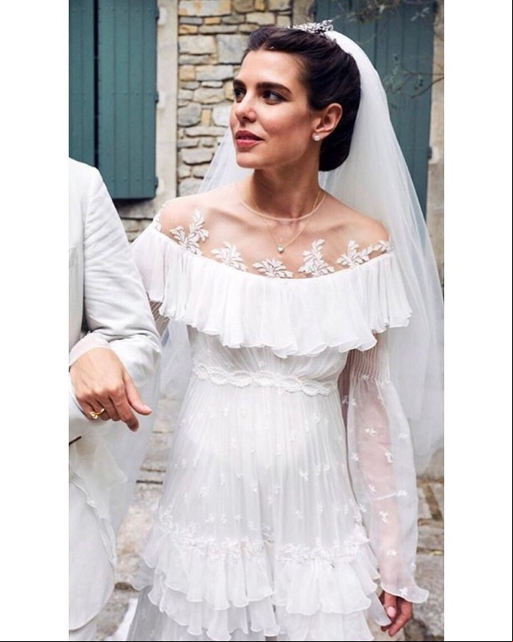 Delicado y sofisticado, el vestido de novia de Charlotte Casiraghi.