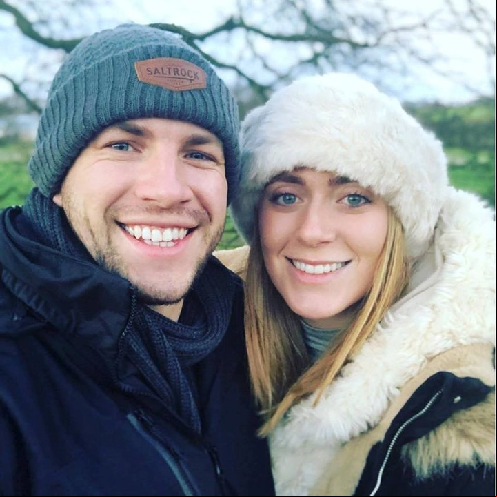 Joe Watts y su novia Tilly Powell. (Facebook)
