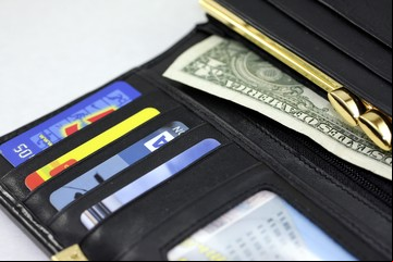 Tarjetas de crédito: cómo es el truco para pagar menos por los gastos en dólares