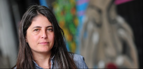 Selva Almada y "No es un río": cómo no escribir "en porteño"