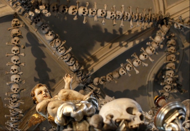 La peste negra en el siglo XIV sumó miles y miles de cuerpos, al igual que las guerras husitas REUTERS/Petr Josek