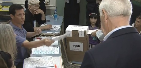 Votó Roberto Lavagna en las elecciones 2019: "Funcionan mejor los gobiernos donde no hay mayorías absolutas"