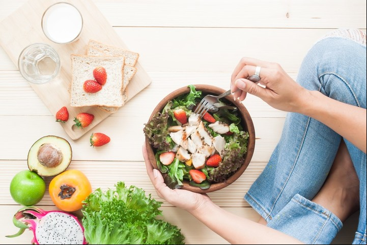Comidas sin porciones excesivas, una pauta fundamental para una alimentación equilibrada y sin restricciones.