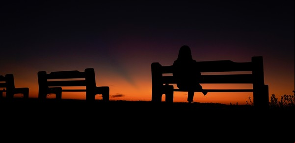 ¿No encuentra la felicidad? Confórmese con la alegría