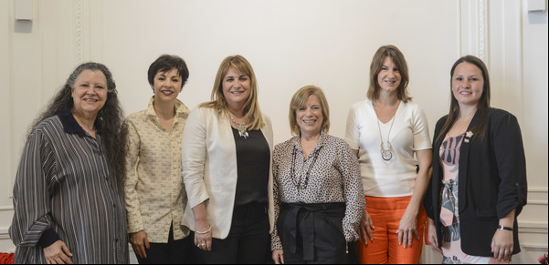 El techo de cristal en la política: apenas el 10,6% de las intendencias están a cargo de mujeres