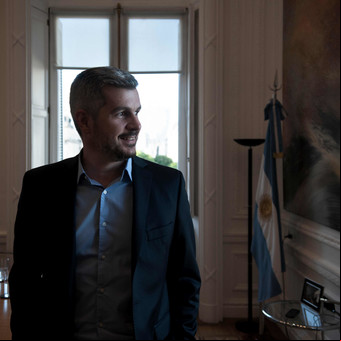 Marcos Peña, mochilero de la política, escribió un libro con consejos para líderes