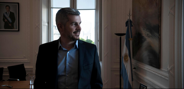 Marcos Peña, mochilero de la política, escribió un libro con consejos para líderes