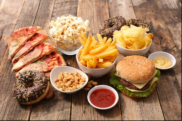 Sal, grasas y azúcar: la adictiva y peligrosa combinación de los alimentos procesados