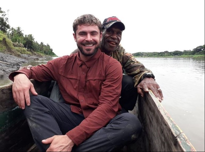 El actor estadounidense Zac Efron en Papúa Nueva Guinea.