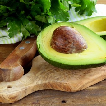 Cuáles son las vitaminas de la palta y para qué sirve 