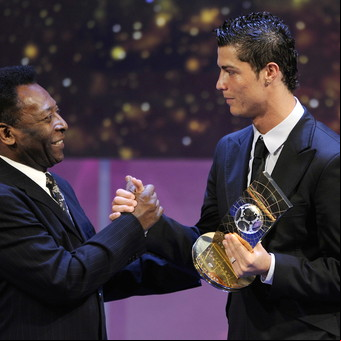 Pelé le dedicó un emotivo saludo a Cristiano tras haber recibido una mención especial en los premios The Best