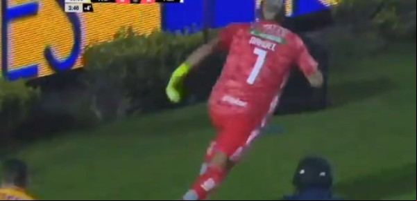El Patón Guzmán metió un gol de cabeza sobre la hora y le dio la clasificación a Tigres en la Concachampions
