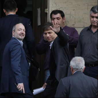 Kicillof respaldó a Sabbatella tras su condena por abuso de autoridad, y dijo hizo una "justa aplicación" de Ley de Medios
