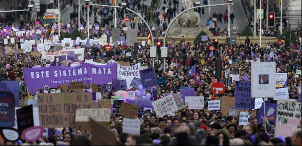 Las mujeres se movilizaron por el 8M en todo el mundo, aunque el coronavirus frenó la celebración
