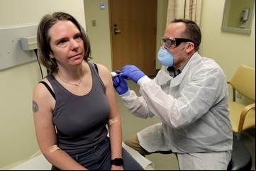 Coronavirus: habló la voluntaria que recibió la posible vacuna y dijo que "es una gran oportunidad para hacer algo"