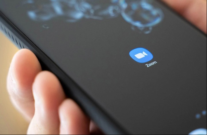 Al usar Zoom, tanto el que vende la videollamada como el cliente deben tener instalada la app. Foto: Archivo.