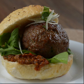Sándwich de albóndiga
