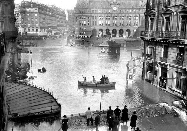 Retronaut. París sumergido, durante una inundación, en 1910.