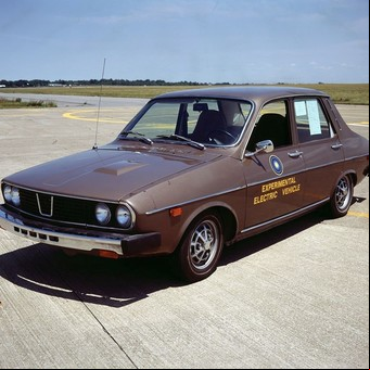 Encuentran un exótico Renault 12 eléctrico que había sido usado por la NASA hace más de 40 años