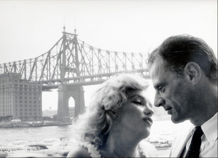 Marylin y su tercer esposo, el dramaturgo Arthur Miller, una imagen de Sam Shaw / AFP
