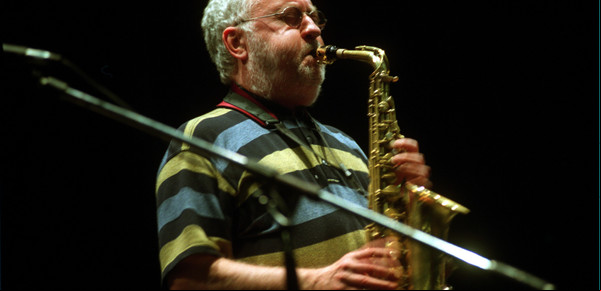 Coronavirus; Murió Lee Konitz, un saxofonista exquisito que marcó a fuego la evolución del jazz