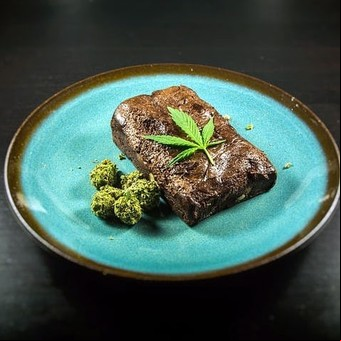 Netflix estrena "El ingrediente secreto: cannabis", un reality de cocina con marihuana