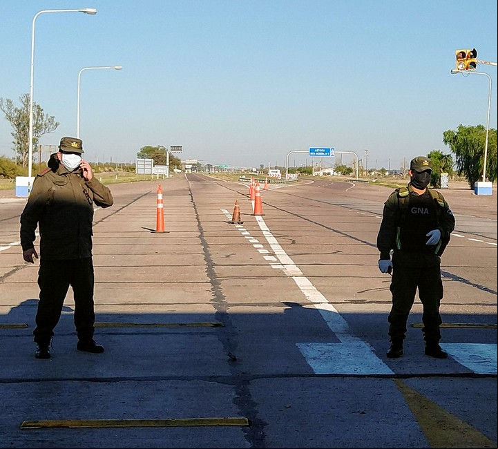 Controles para ir de Mendoza a San Luis. Están a cargo de Gendarmería y las policías federal y provinciales.