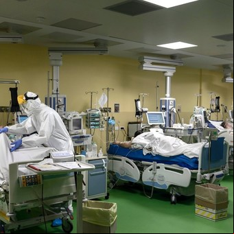 Un cóctel de drogas acelera la recuperación de algunos pacientes con coronavirus