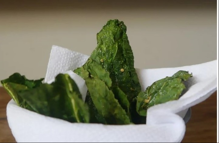 Receta de chips de kale de @paulinacocina