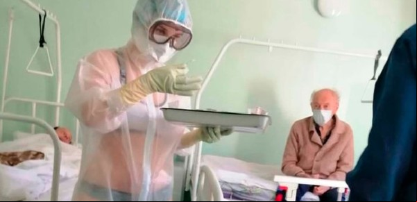La enfermera rusa que atendía en bikini a los infectados de coronavirus ahora trabajará en televisión