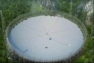 El radiotelescopio más grande del mundo empieza a buscar vida extraterrestre: qué objetivo persigue