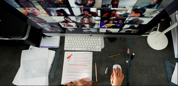 "Zoom escaper", la aplicación para escapar de esa reunión interminable con una excusa inapelable