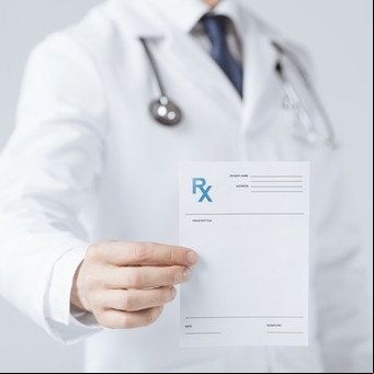 Producen remedios más baratos para facilitar el  de la gente en plena crisis del sistema de salud